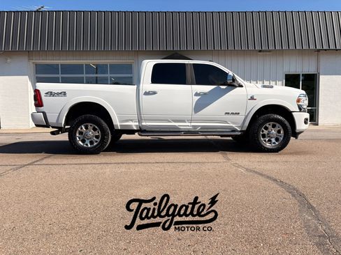 Used 2022 RAM 2500 Laramie AWD/4WD image 1