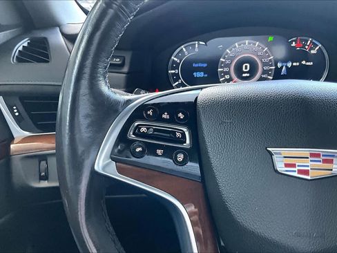 Used 2020 Cadillac Escalade Premium Luxury RWD image 23