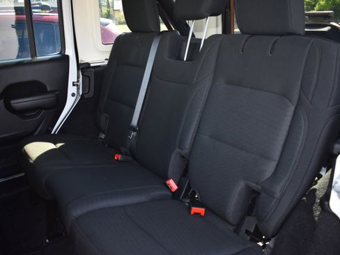 Used 2021 Jeep Wrangler Unlimited Sport AWD/4WD image 29