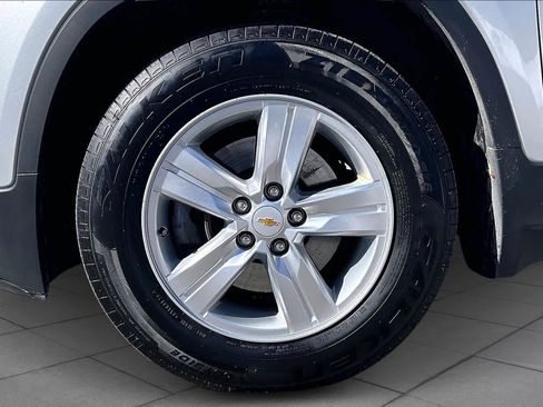 Used 2019 Chevrolet Trax LT w/ LT Convenience Package FWD image 11