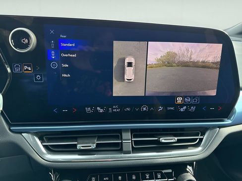 New 2026 Chevrolet Equinox EV LT w/ Convenience Package II image 25