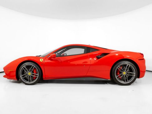 Used 2017 Ferrari 488 GTB image 3