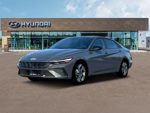 New 2025 Hyundai Elantra SEL image 1