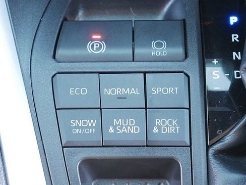 Used 2021 Toyota RAV4 XLE Premium image 40