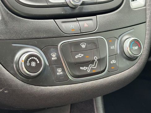 Used 2025 Chevrolet Malibu RS FWD image 17