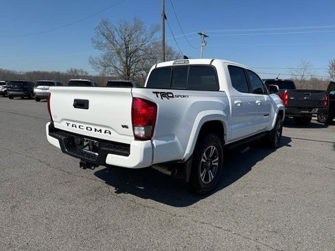 Used 2016 Toyota Tacoma TRD Sport w/ Towing Package image 6