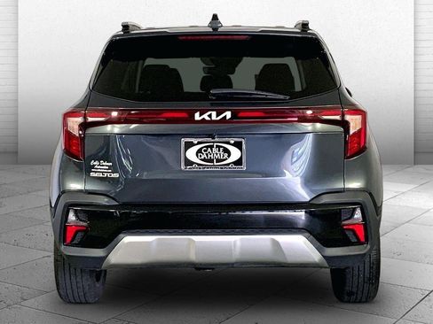 Certified 2025 Kia Seltos S FWD image 3