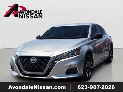 Used 2021 Nissan Altima 2.5 SR FWD image 1
