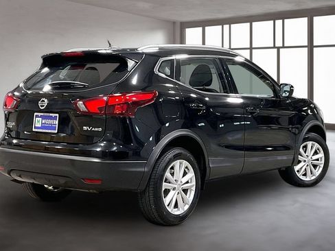 Used 2018 Nissan Rogue Sport SV AWD/4WD image 6