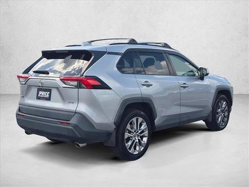Used 2021 Toyota RAV4 XLE Premium FWD image 5