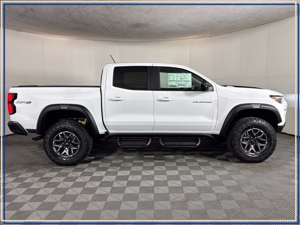 New 2026 Chevrolet Colorado ZR2 w/ Technology Package AWD/4WD image 5