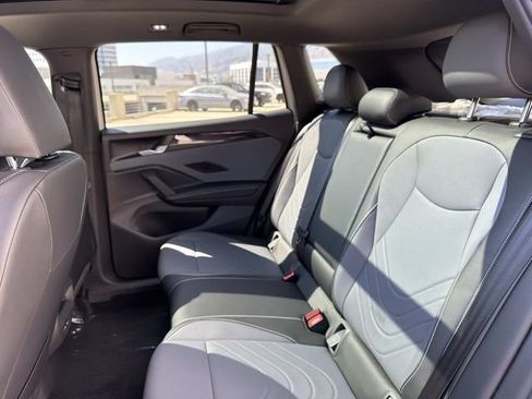 New 2026 Volkswagen Tiguan SE R-Line FWD image 12