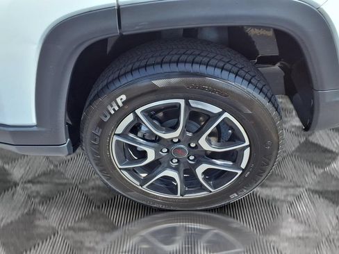 Used 2025 Jeep Compass Trailhawk AWD/4WD image 24