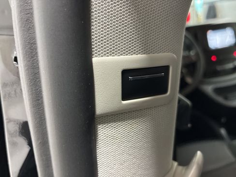 Used 2023 Mercedes-Benz Metris Passenger image 21