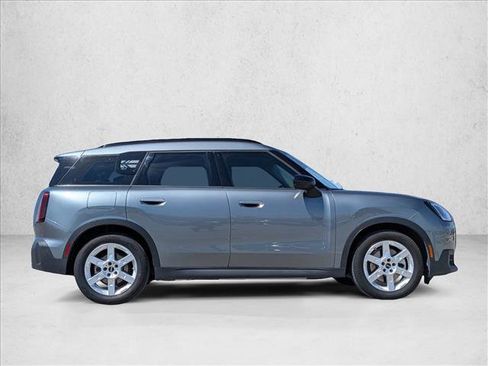 Used 2025 MINI Cooper Countryman SE image 4