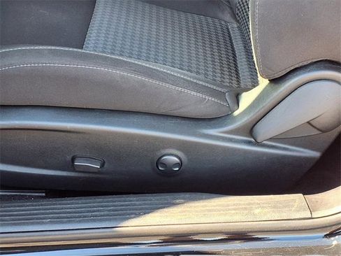 Used 2022 Dodge Challenger GT image 23