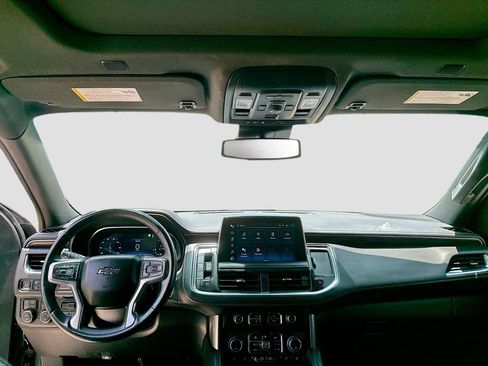 Used 2023 Chevrolet Suburban Z71 w/ Z71 Off-Road Package AWD/4WD image 23