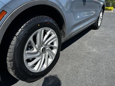 Certified 2023 Lincoln Corsair AWD image 12