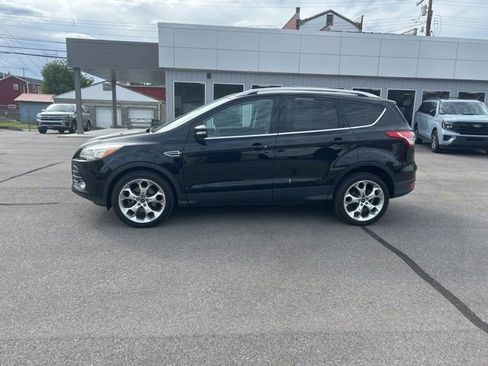 Used 2016 Ford Escape Titanium w/ Equipment Group 301A AWD/4WD image 2