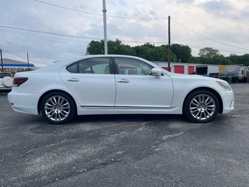 Used 2015 Lexus LS 460 Luxury image 4