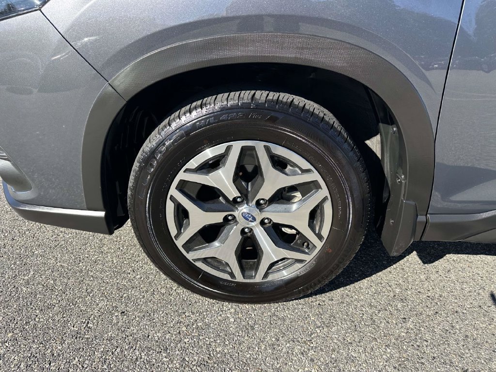 Certified 2023 Subaru Forester Premium AWD/4WD image 6