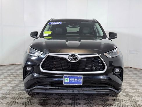 Used 2022 Toyota Highlander XLE AWD/4WD image 10