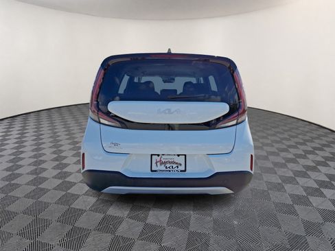 Certified 2025 Kia Soul LX w/ LX Technology Package FWD image 5