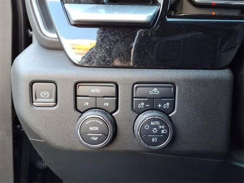 Certified 2022 Chevrolet Silverado 1500 RST w/ Redline Edition image 11