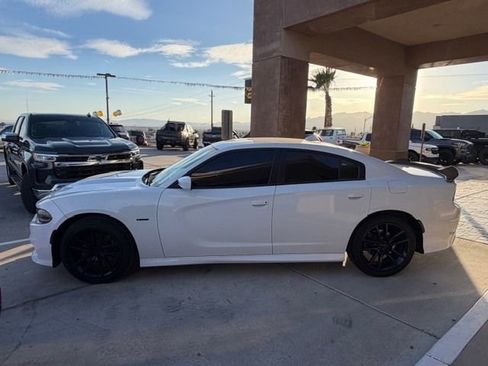 Used 2022 Dodge Charger R/T w/ Plus Group image 2