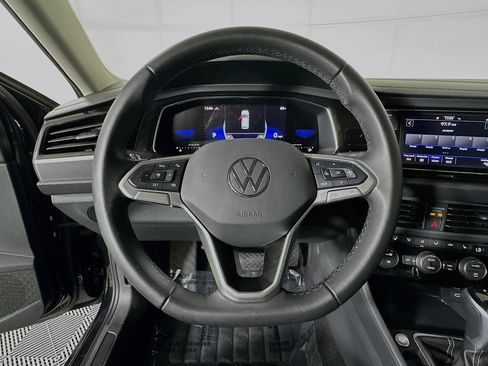 Used 2024 Volkswagen Jetta SE FWD image 15