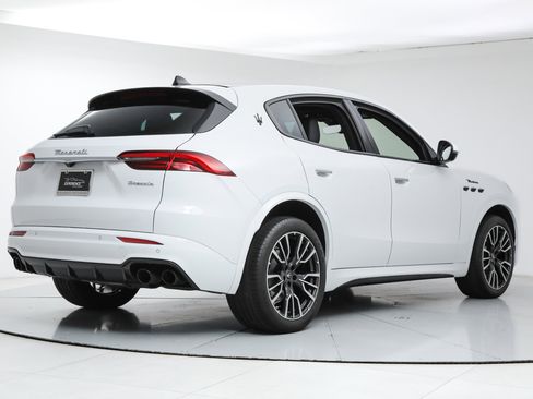 Certified 2023 Maserati Grecale Modena AWD/4WD image 5