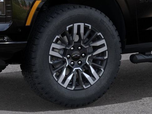 New 2026 Chevrolet Suburban Z71 w/ Comfort Package AWD/4WD image 19