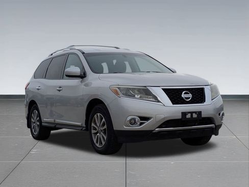 Used 2015 Nissan Pathfinder SL w/ SL Tech Package image 8