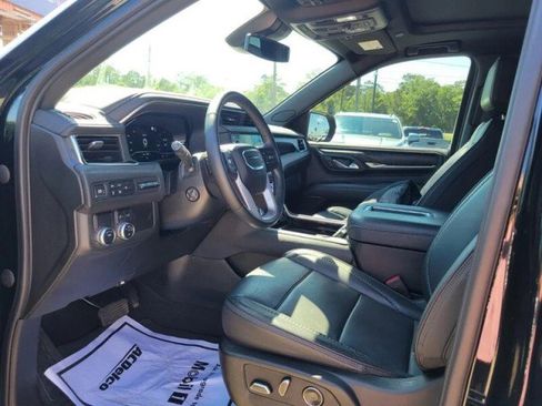 Used 2023 GMC Yukon Denali RWD image 24
