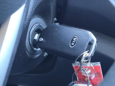 Used 2020 Kia Forte LXS image 22