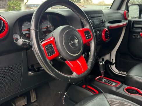 Used 2016 Jeep Wrangler Unlimited Sahara image 57