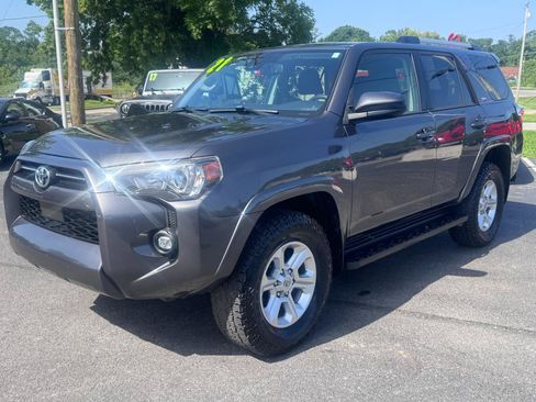 Used 2021 Toyota 4Runner SR5 AWD/4WD image 7
