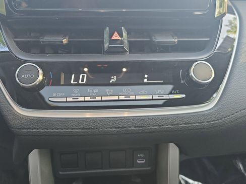 Used 2024 Toyota Corolla Cross LE w/ Moonroof Package image 21