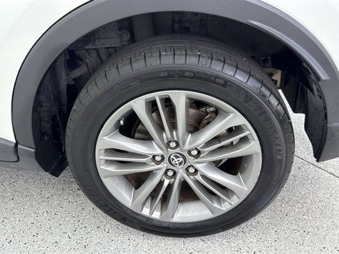 Used 2021 Toyota C-HR LE image 44