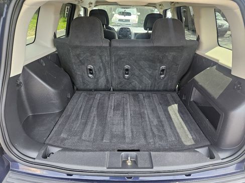 Used 2014 Jeep Patriot Latitude FWD image 16