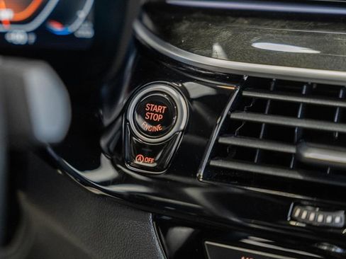 Used 2021 BMW M550i xDrive w/ Premium Package image 33