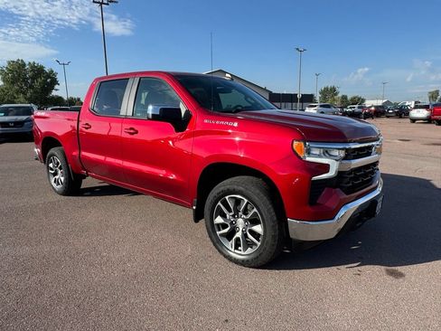 Used 2023 Chevrolet Silverado 1500 LT AWD/4WD image 7