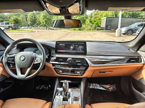 Used 2023 BMW 540i w/ Premium Package RWD image 20