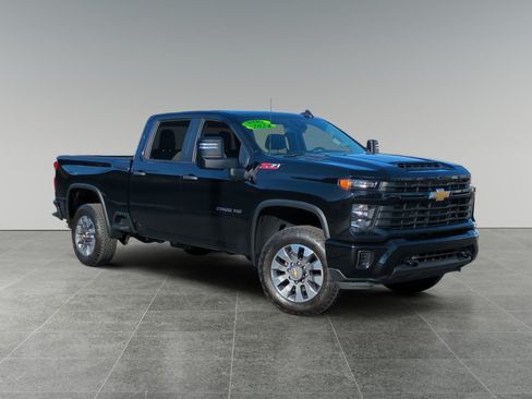 Used 2024 Chevrolet Silverado 2500 Custom w/ Custom Value Package AWD/4WD image 7