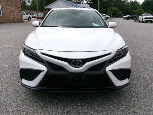 Used 2024 Toyota Camry SE w/ Convenience Package FWD image 8