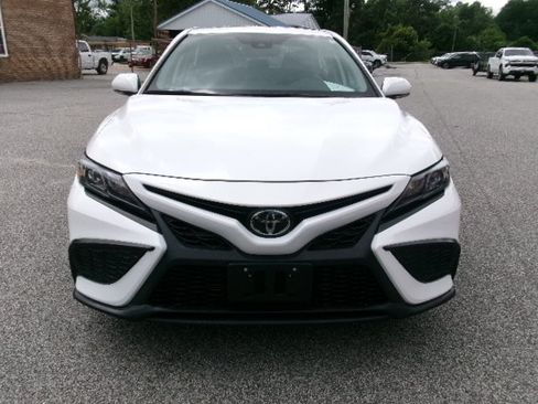 Used 2024 Toyota Camry SE w/ Convenience Package FWD image 8