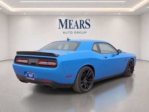 Used 2023 Dodge Challenger SRT Hellcat w/ Driver Convenience Group RWD image 5
