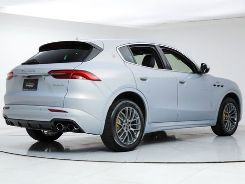 Certified 2023 Maserati Grecale Modena AWD/4WD image 5