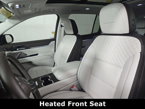 Certified 2025 GMC Acadia Denali w/ Super Cruise Package AWD/4WD image 11