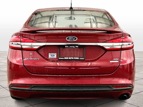 Used 2017 Ford Fusion SE w/ Equipment Group 201A image 4